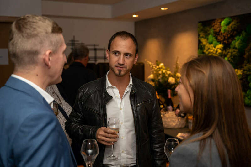 ade7b205-bfca-474f-a18e-debeb79684e9_1_105_c