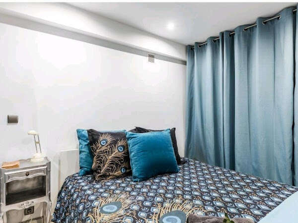 Le Petit Ane de la colline