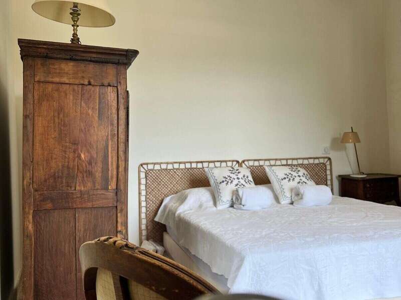 215caf14-1e7f-4658-93a8-a9e143d0f27b