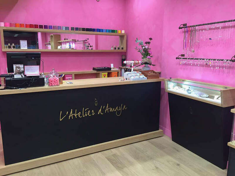 bois-and-design-bijouterie-l-atelier-d-amaya-comptoir-sur-mesure
