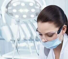 Qu’est-ce qu’un orthodontiste spécialiste ? Quelle est la différence avec mon chirurgien-dentiste ?