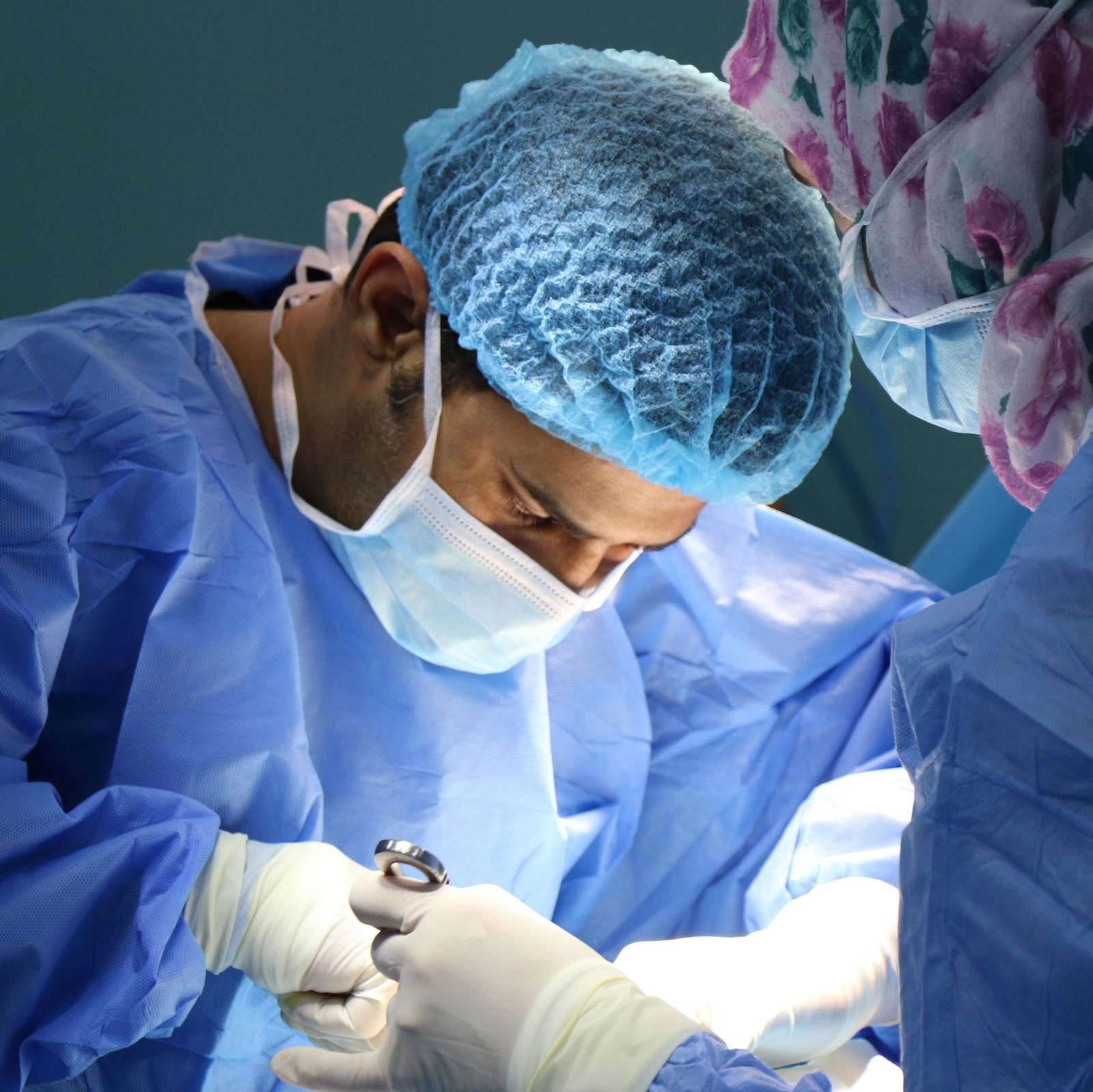 Docteur Karim Ferhi Chirurgie mini invasive à Paris