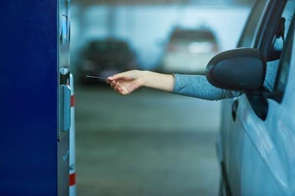 Facturation électronique : quel sort pour les tickets de parking et de péage ?