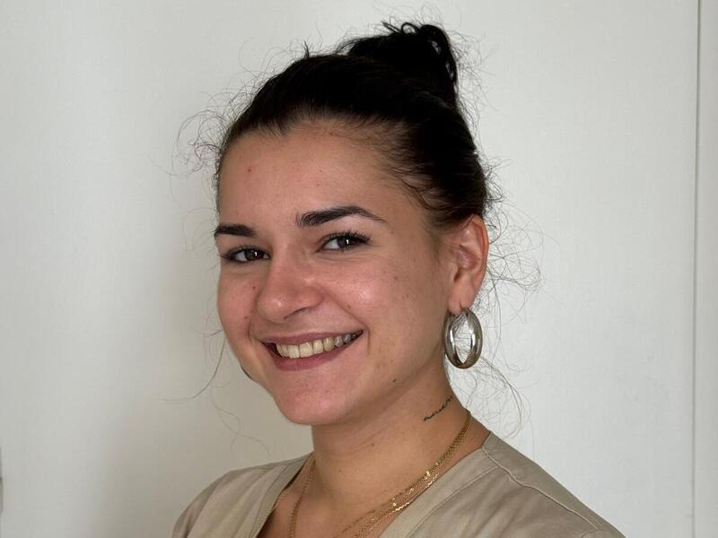 Pauline, Assistante dentaire du Dr Amat, orthodontiste au Mans