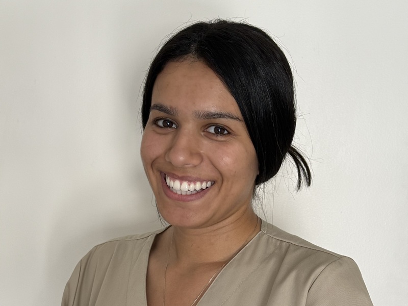 Ilhem, Assistante dentaire du Dr Amat, orthodontiste au Mans