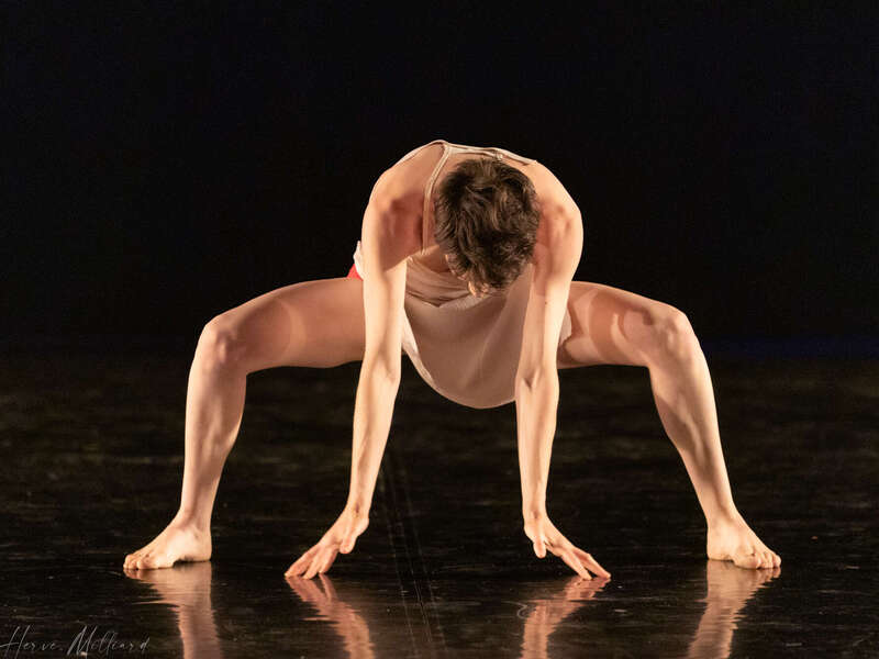 930