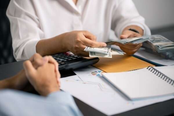 C’est l’histoire d’un employeur qui ne peut pas se contenter du bulletin de paie…