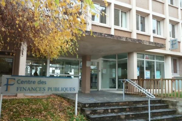 Pourquoi l’État doit-il réorganiser ses implantations de bureaux dans les chefs-lieux de département ?