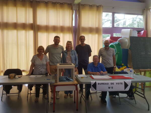 Tenue de bureau de votes à Colomiers pour le second tour des Législatives 2024