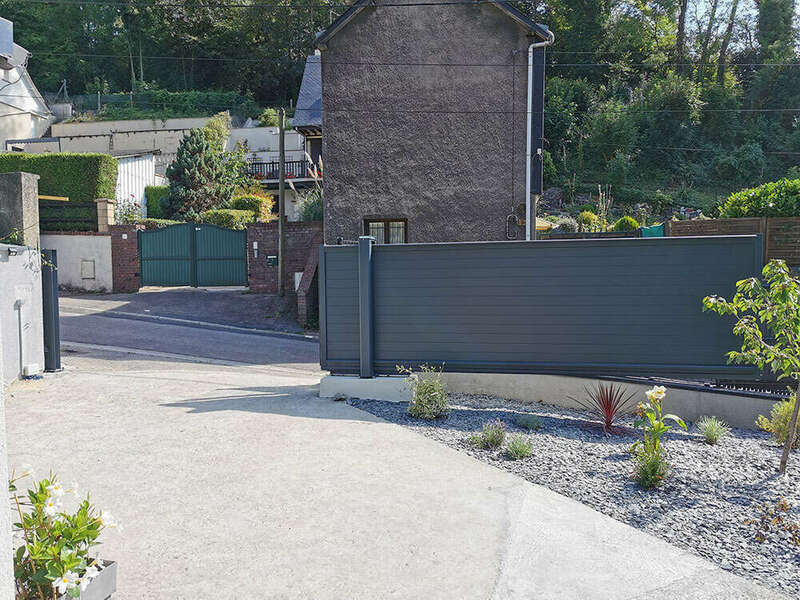 allée béton végétalisé