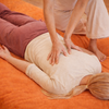 mains en shiatsu pour un bien-être profond