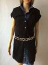 gilet_noir_sur_robe_en_jean
