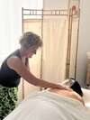 Consultation bien-être avant massage holistique régénérant
