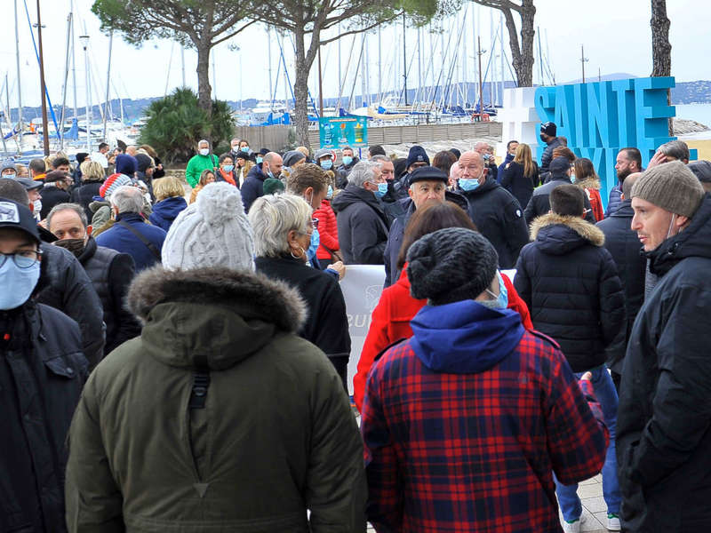 sainte-maxime-photos-manifestation-restaurant-5-decembre-20_93