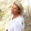 Portrait professionnel de Caroline Neveux-Hubben souriante