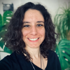 Portrait professionnel de Sonia Falhout moderne et souriant