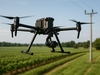 Un gros drone professionnel survolant un champ agricole ou inspectant une ligne électrique, avec un rendu photo très réaliste