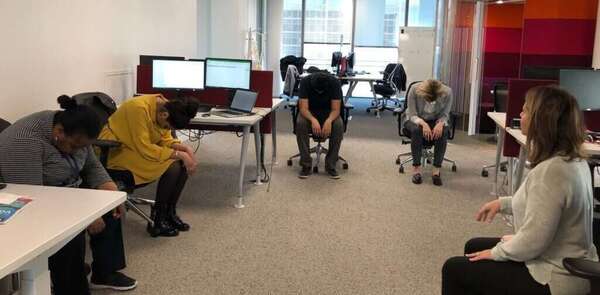 Le yoga c’est quoi ? Petit débroussaillage pour les salariés et télétravailleurs