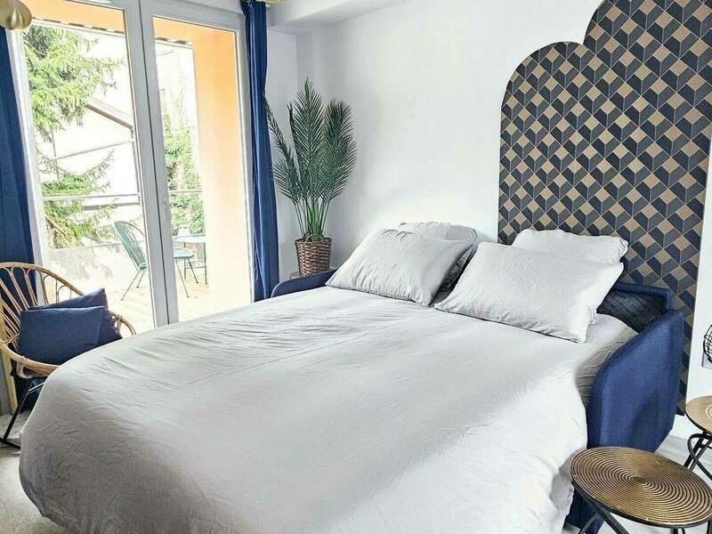 e3c2b834-eff1-4048-b871-e8b3407bac6b