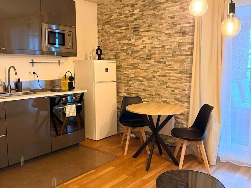 ee144479-851e-4d2a-963e-4fe3a755979f