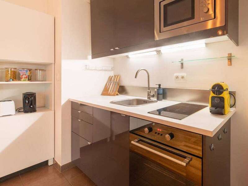 6eef78e4-c4ef-4c00-ad84-7b74ead525c5