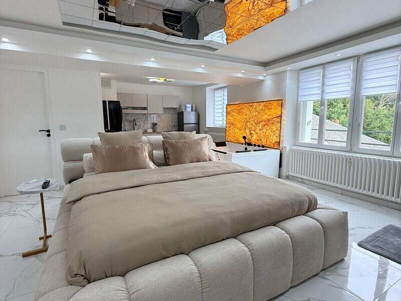 a54fce4b-f9c4-4c21-a502-2329dad1191a