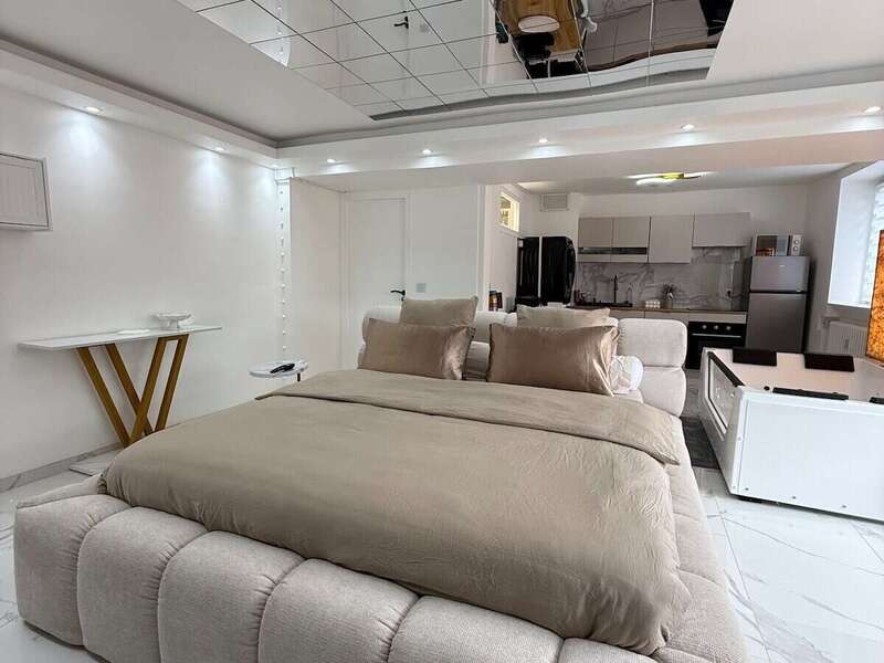 0f94927c-687d-44f9-9d76-852d5afa6dd4