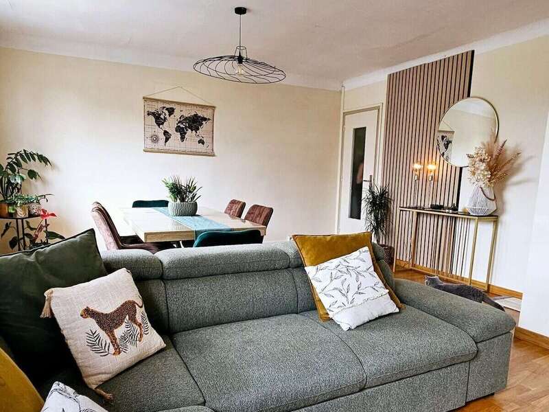 a6b48a5a-c3bd-45b0-9660-fb4833f00247