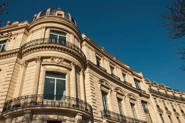 L'immobilier en Île-de-France : une stabilisation fragile et des perspectives incertaines.