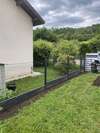 grillage rigide moderne dans un jardin