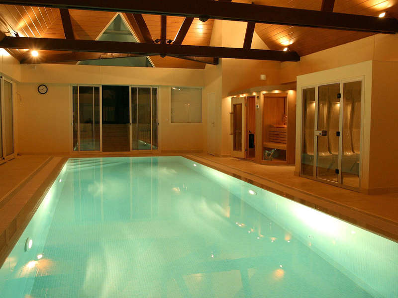 07_-_piscine_interieure_classique