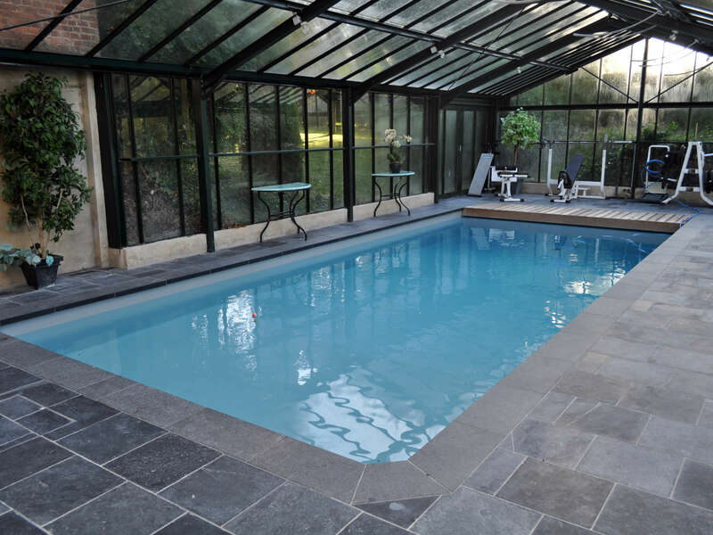02_-_piscine_interieure_veranda
