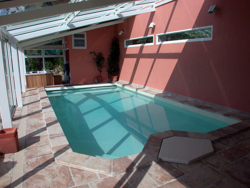 07_-_piscine_interieure_forme_libre