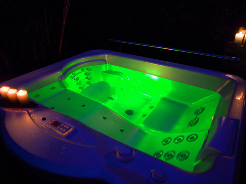 15_-_spa_pose_riviera_pool