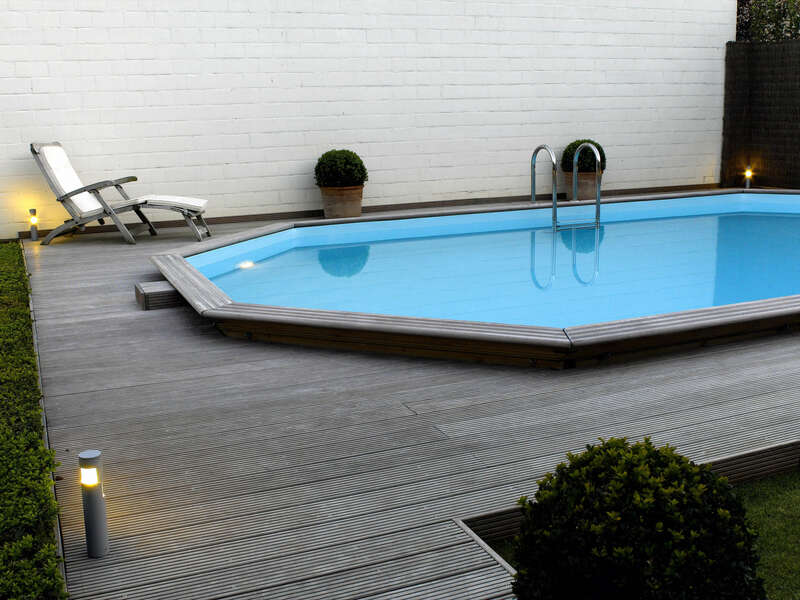 09_-_piscine_exterieur_bois_ovale_-_gardipool
