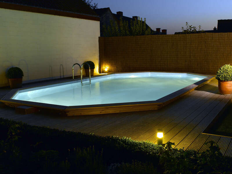 10_-_piscine_exterieur_bois_ovale_-_gardipool