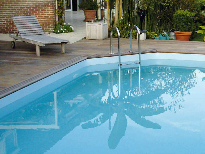 03_-_piscine_exterieur_bois_ovale_-_gardipool