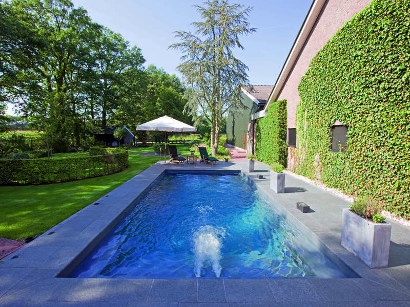 18_-_piscine_exterieur_rectangle_-_riviera_pool