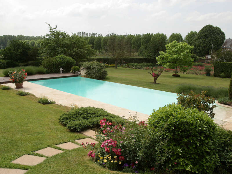 07_-_piscine_exterieur_a_debordement