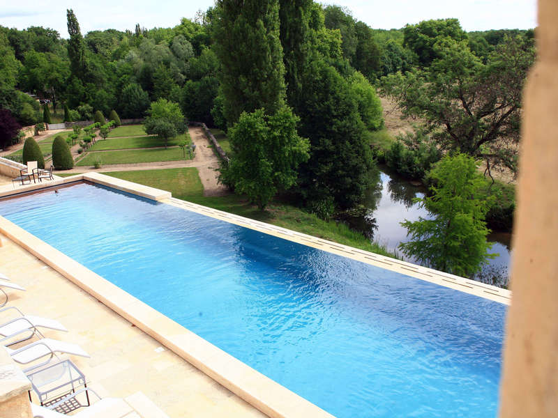 06_-_piscine_exterieur_a_debordement