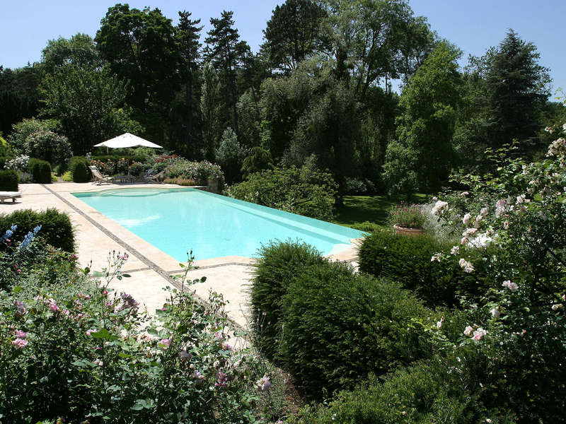 04_-_piscine_exterieur_a_debordement