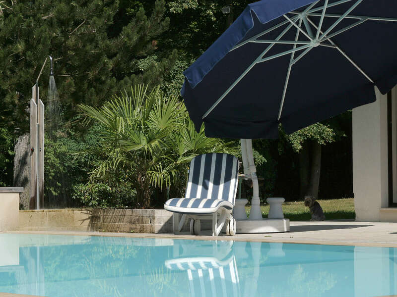 02_-_piscine_exterieur_miroir