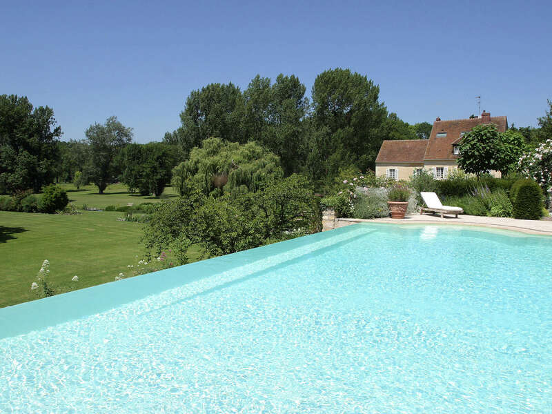 03_-_piscine_exterieur_a_debordement