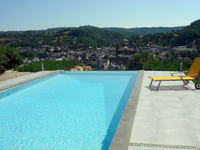 01_-_piscine_exterieur_a_debordement