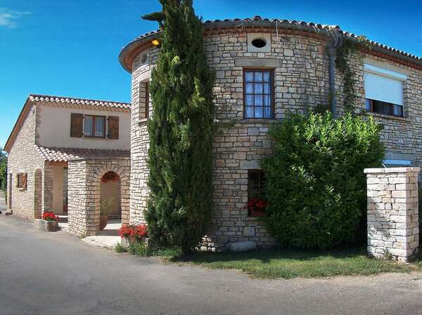 Aménagements extérieurs d’une maison : Comment sont-ils assurés ?