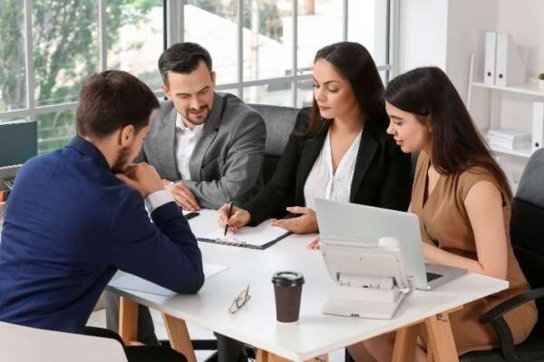 Membres des commissions paritaires nationales : salariés protégés ?