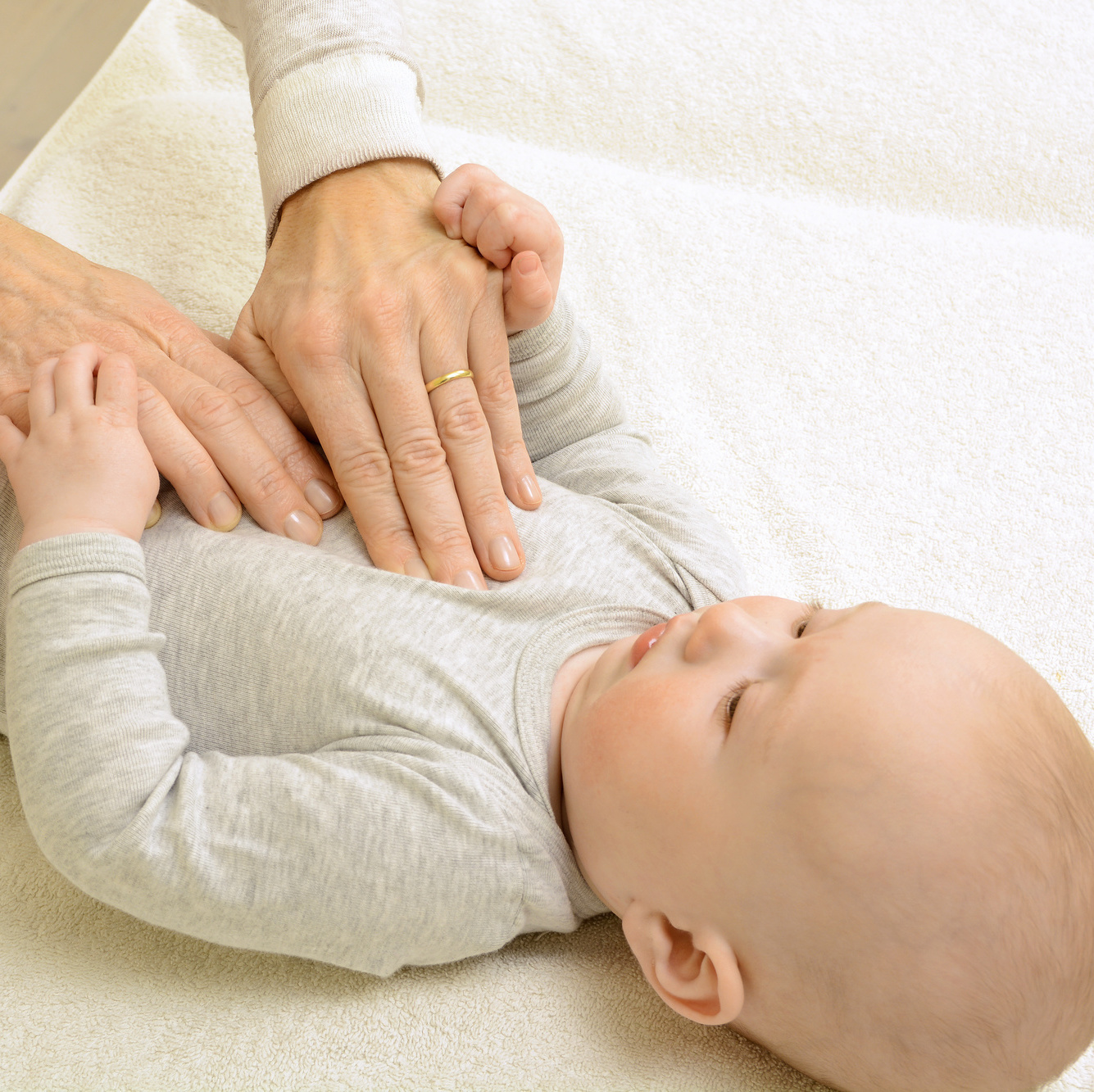 Massage bébé & massage enfant