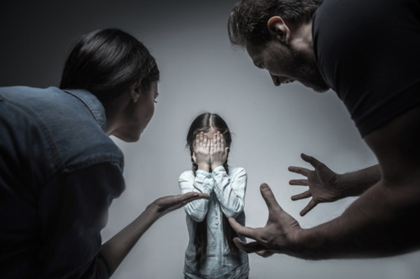 PARENT TOXIQUE : SIX CONSEILS A SUIVRE POUR S’EN LIBERER