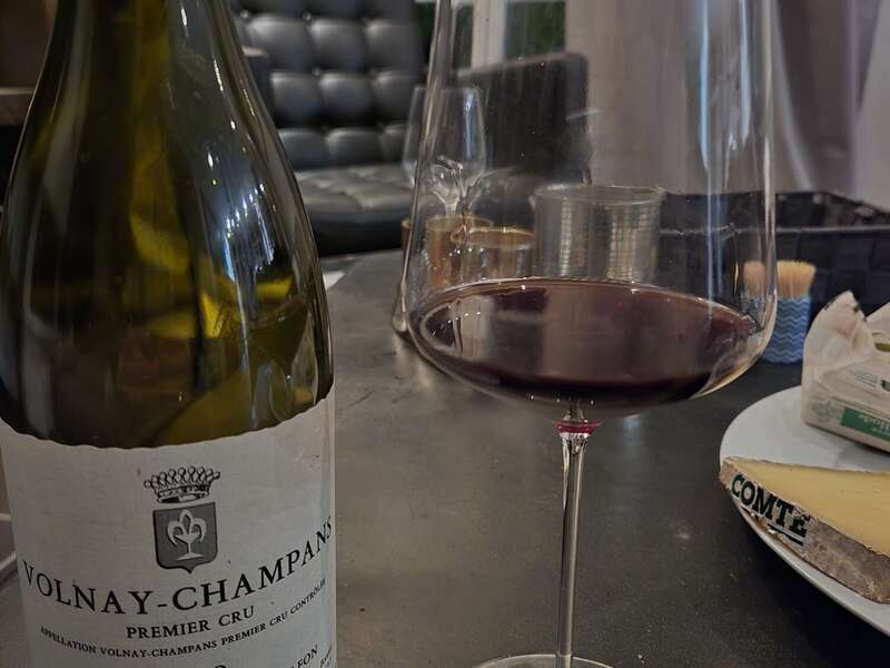 20250409_233800_resized