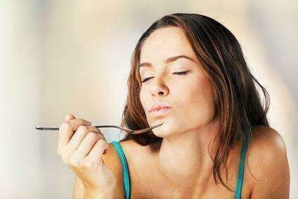 Comment nos sens influencent notre prise alimentaire ?